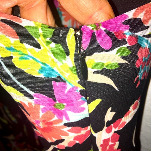 COPY - Jones New York Black & Floral Flow Dress Size 16 - Picture 5 of 5